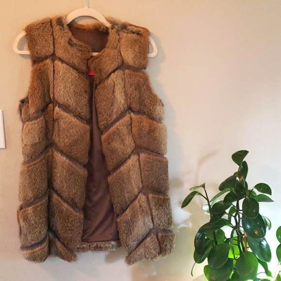 Rabbit fur Juliette Longuet size small. Shades of brown. - Picture 1 of 8